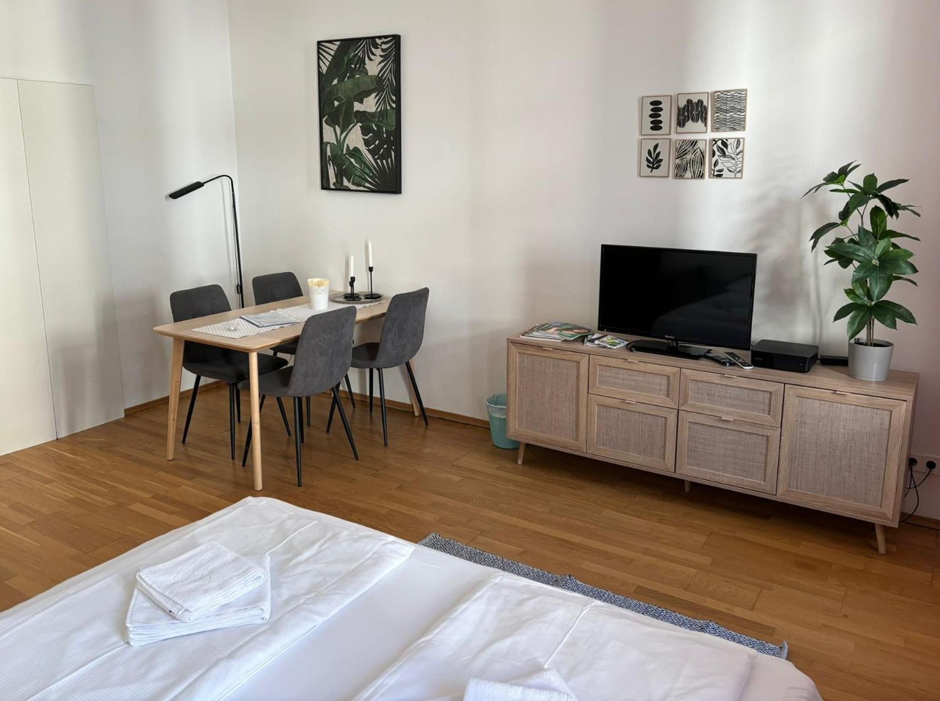 Casa Nostra - Helle Wohnung - Direkt Am Augarten Виена Екстериор снимка